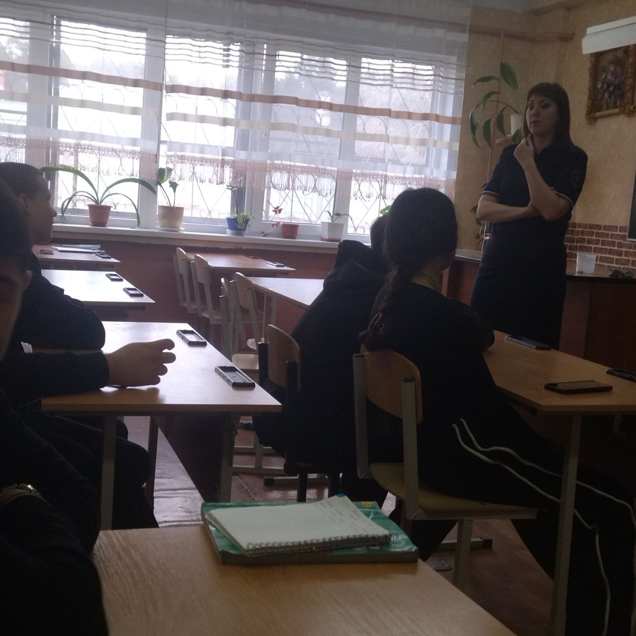 В школе прошла встреча со специалистом Управления по контролю за оборотом наркотиков УМВД России.